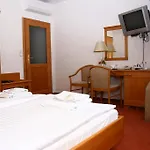 Budvarka Guest house 3*